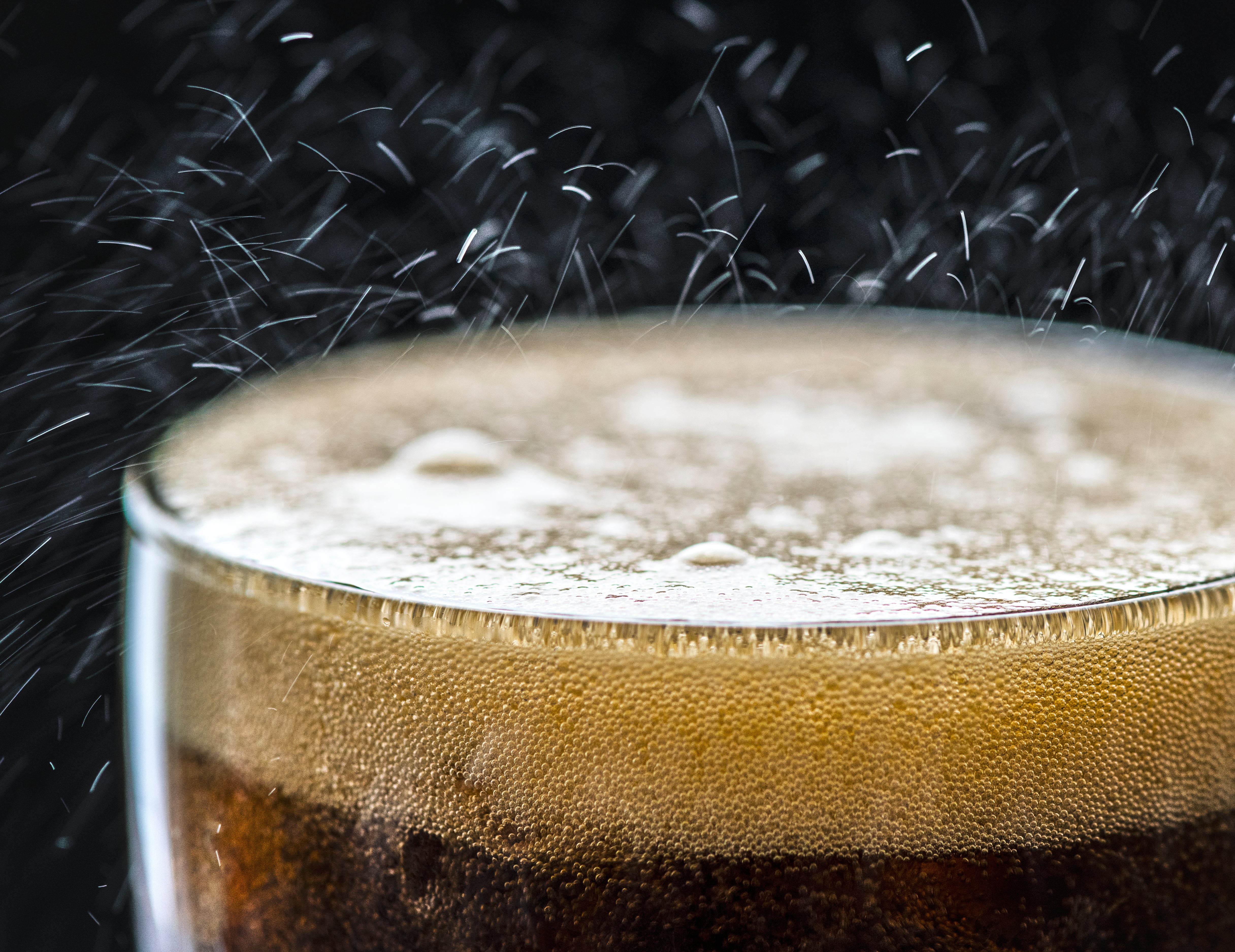 Café frio enlatado con nitrogeno por confidente cafe en buenos aires